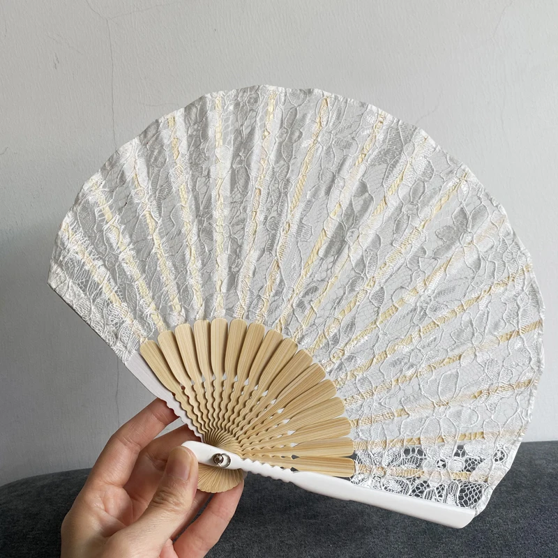 

Original white lace shell fan morning robe fan Chinese style can be equipped with dress cheongsam bath