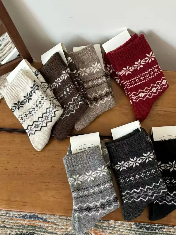 meias-de-la-quentes-de-inverno-para-mulheres-padrao-de-floco-de-neve-retro-meias-de-tubo-de-la-macias-e-confortaveis