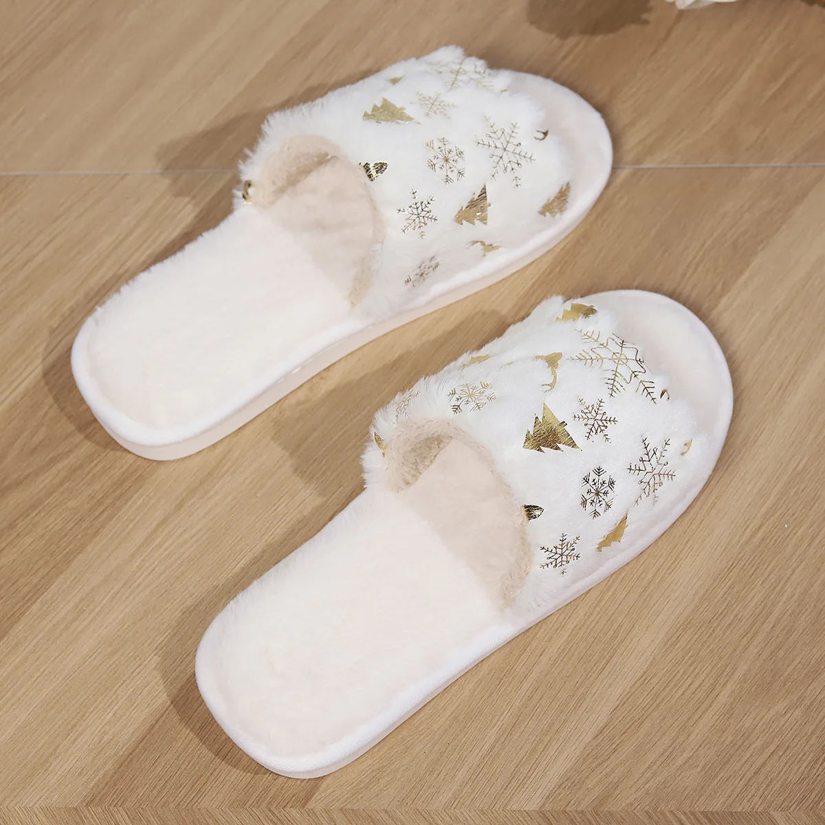 2024 nuove pantofole di pelliccia di natale per le donne Plus Size 44 morbido peluche Peep-toe colore bianco scarpe da festa ragazza Indoor Home