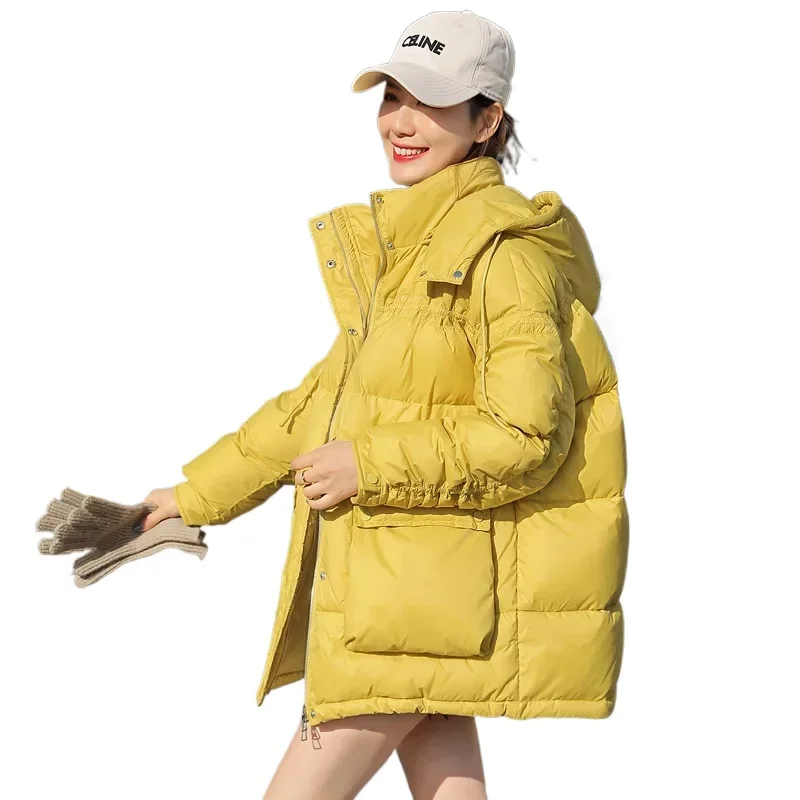 Piumino da donna di nuova moda Cappotto invernale Parka corto da donna Capispalla caldo spesso allentato Cappotto versatile per il tempo libero con cappuccio