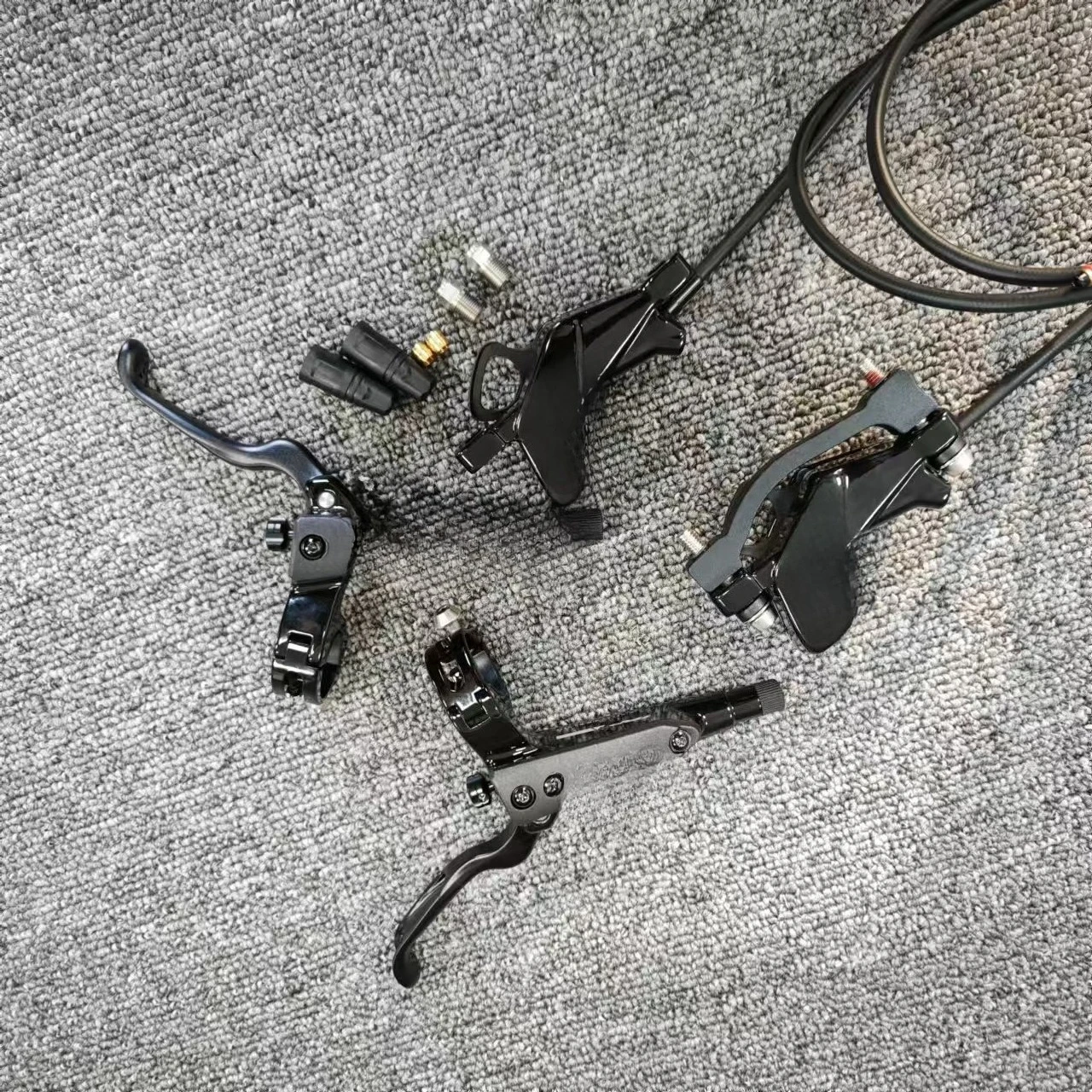 Mountain bike four live oil brake disc brake clamp oil disc