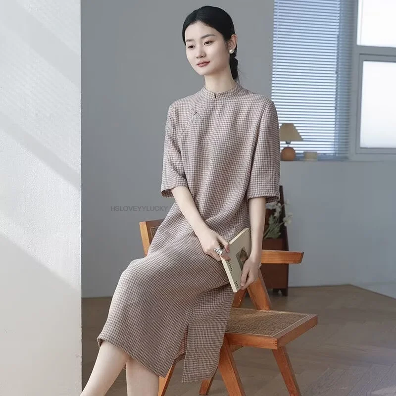 

Литература Художественный темперамент Китайский хлопок и лен Qipao Винтажный клетчатый женский Cheongsam Свободный дизайн с разрезом для отдыха Qipao