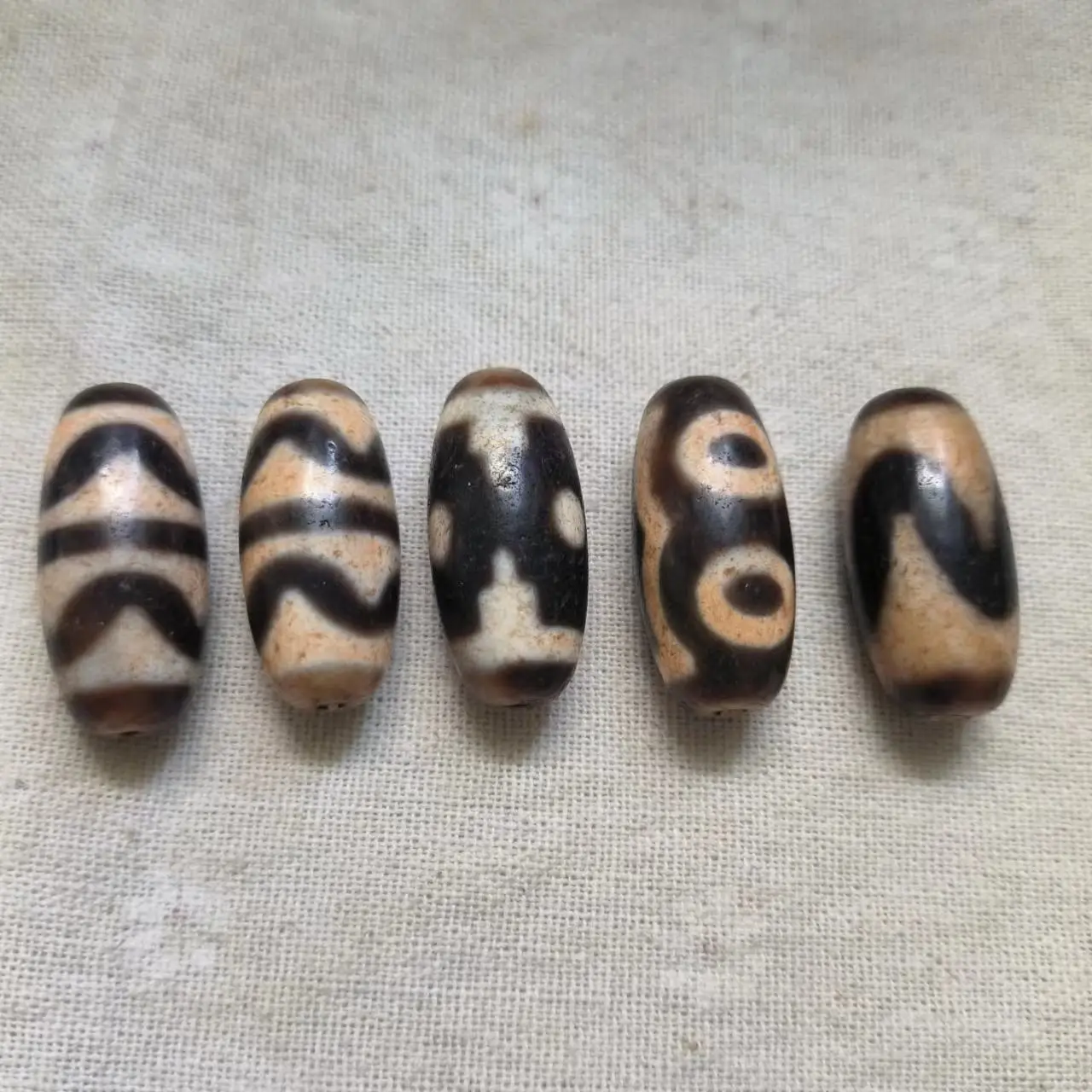 1pcs/lot Natural Old Agate Dzi various pattern oval beads jewelry Accessories with delicate weathering pattern jewelry amulet