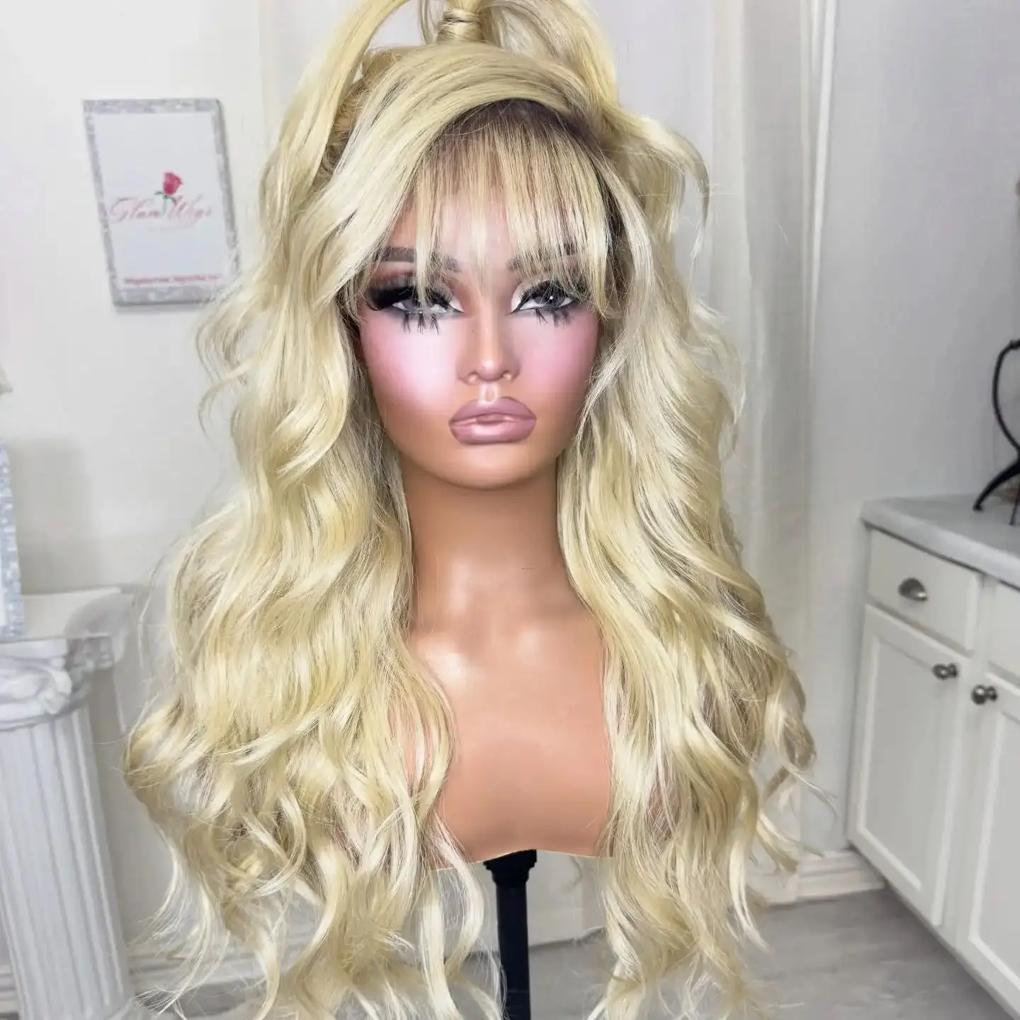 

Fashion 26 Inches Golden Blonde Synthetic Lace Frontal Wigs Curtain Bangs Body Wave Middle Parting High Quality Wigs For Women