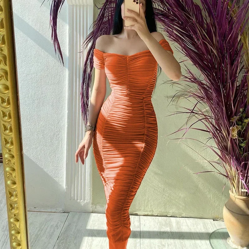 المرأة بكتف واحد تنورة طويلة مطوي ، أحادية اللون ، مزاجه أنيق ، النمط الأوروبي والأمريكية ، الصيف ، جديد