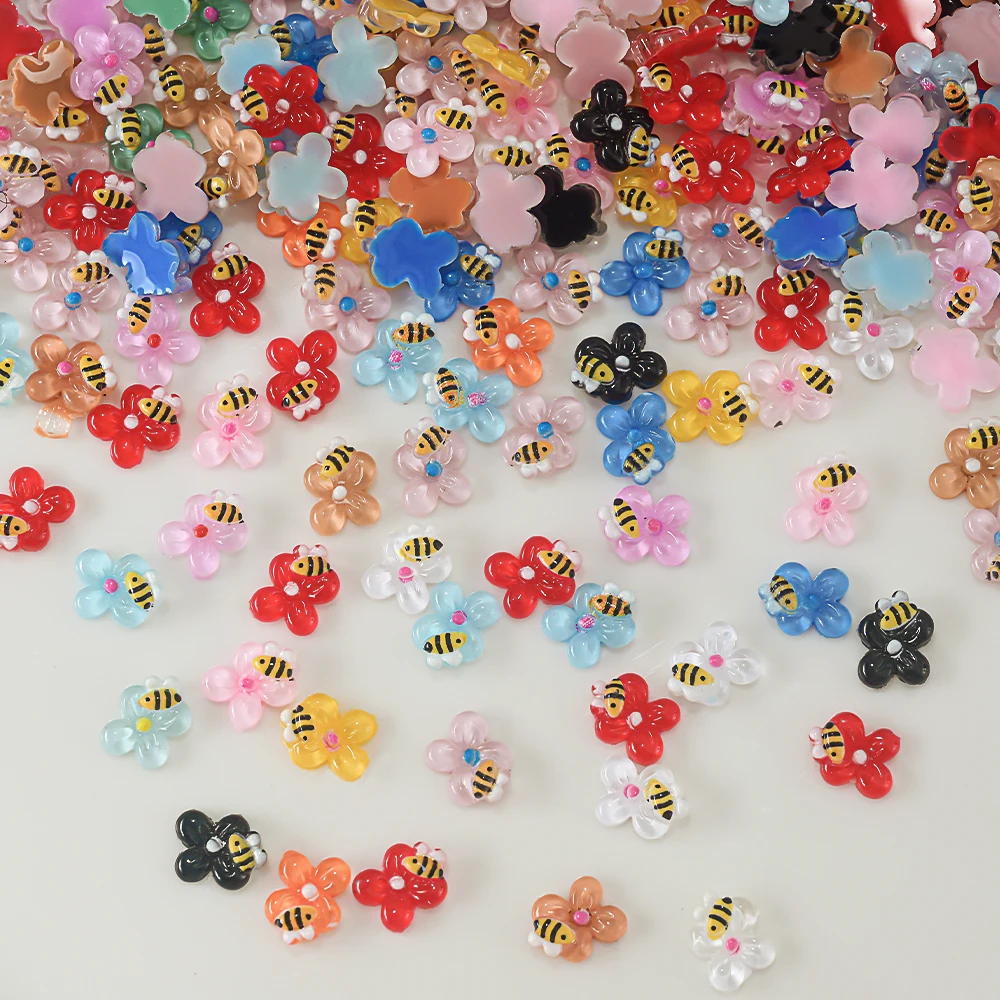 50 Stuks 5D Kleurrijke Bloemen Bee Nail Charms Gemengde Bloem Kristal Bijen Nail Art Accessoires Leuke Hars DIY Nageldecoratie Materiaal