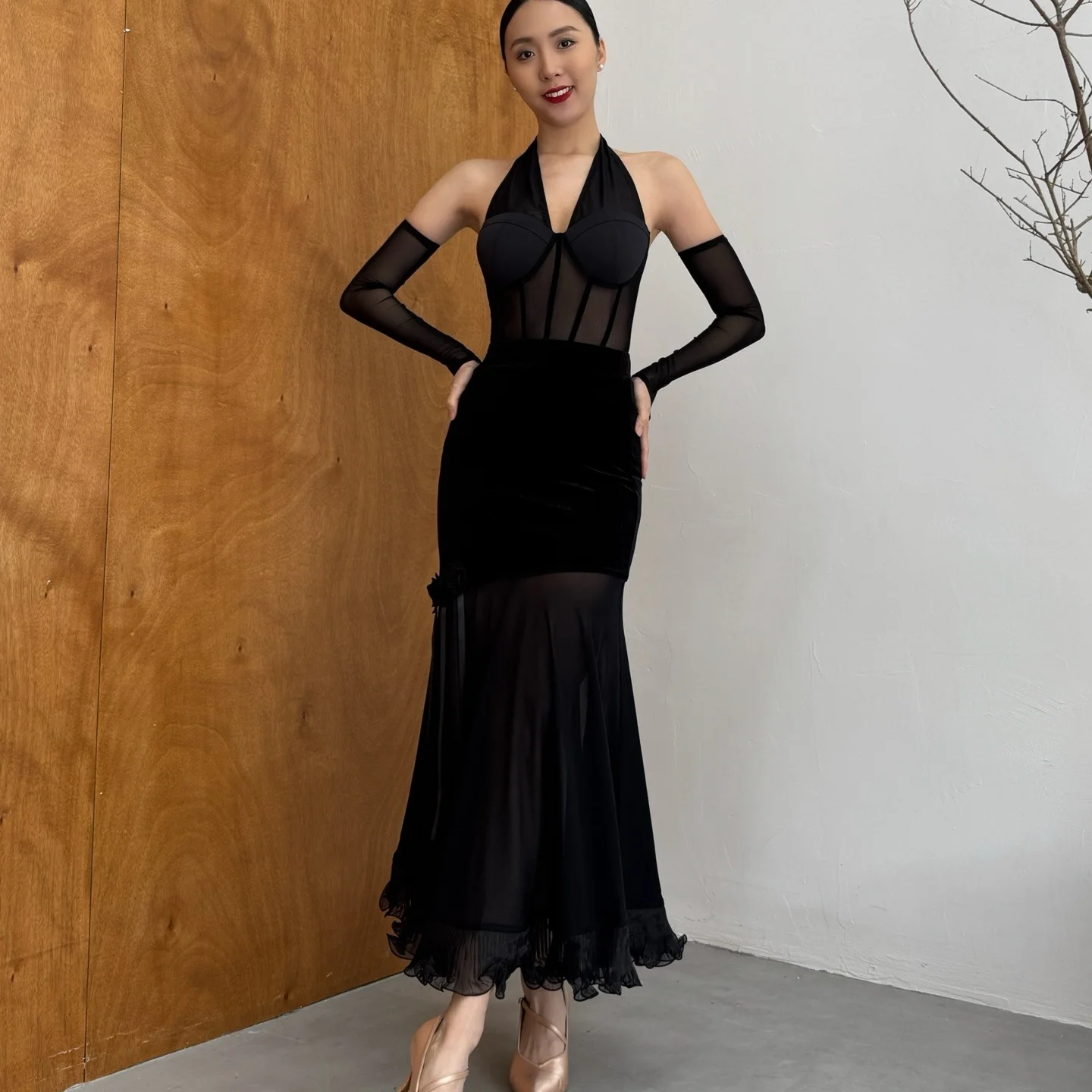 Latin Dance Tops Gloves Women Ballroom Dance Performance Clothes Halter Neck Leotards Latin Dance Competition Clothing BL17237