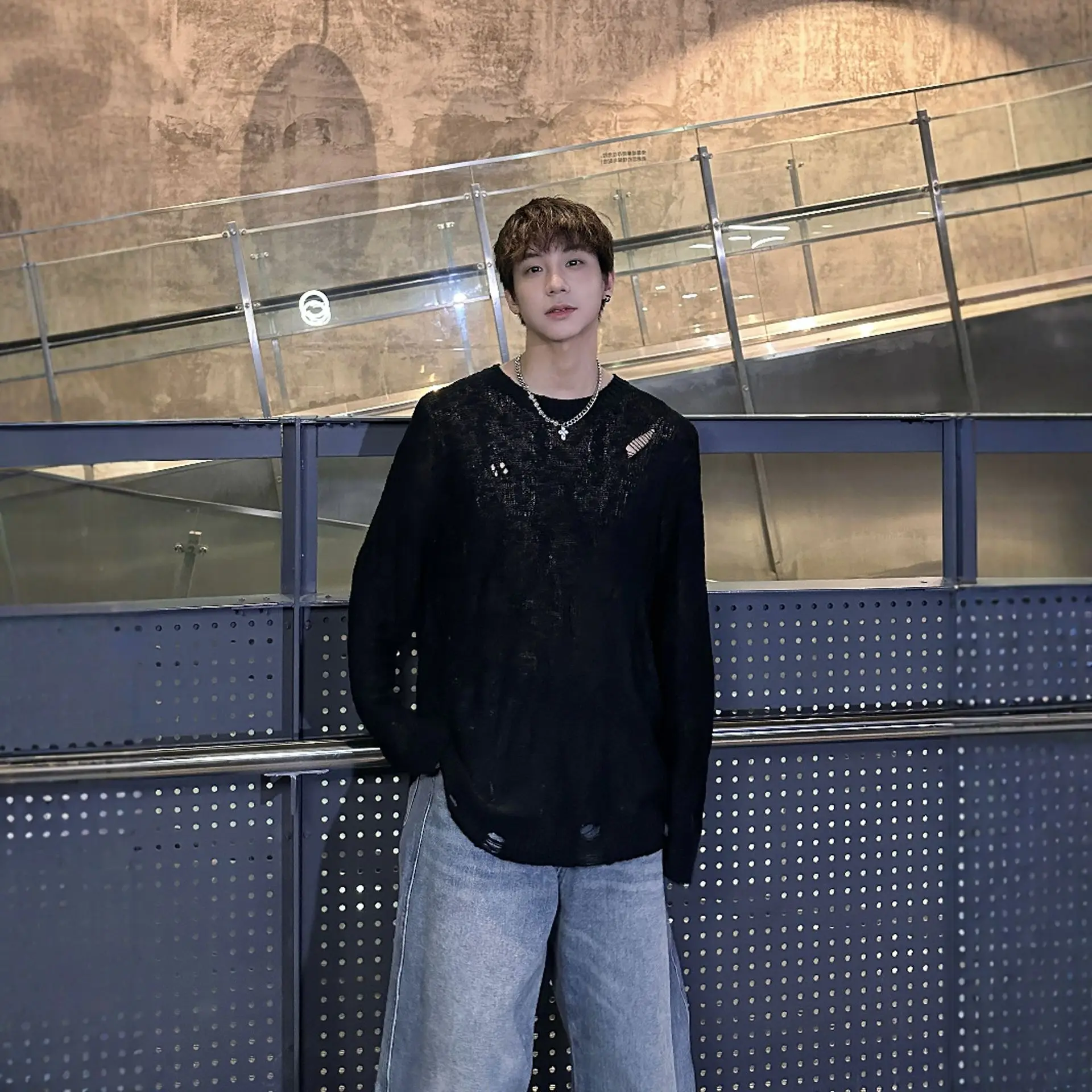 Blusa nueva de primavera con agujeros huecos, Top de malla fina, suéter de punto juvenil de manga larga para hombres y mujeres