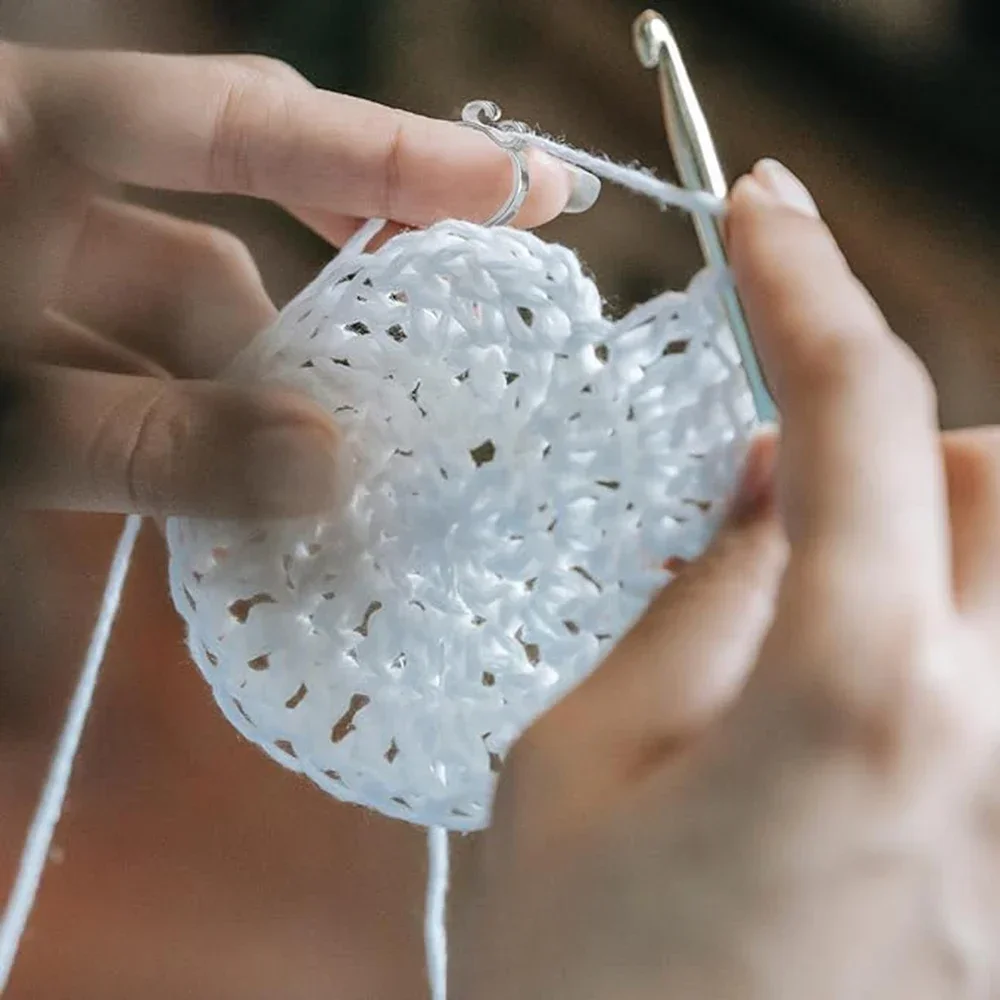 2 Stück verstellbare Strick- und Häkelschlaufenringe, Garnführung für schnelleres Stricken, Fingerhalter, Fingerhut, Häkelring, Nähwerkzeuge – Detail 12