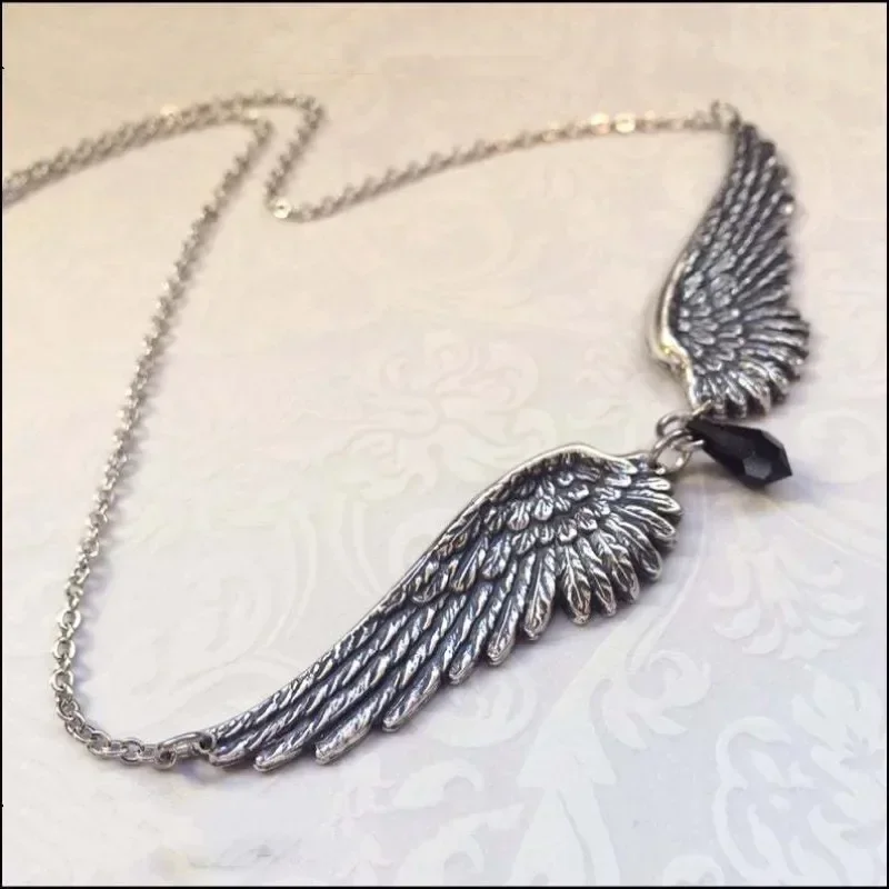 Retro Angel Wings Feather Pendant Necklace for Women Elegant Trendy Charm Punk Jewelry Girls Gift