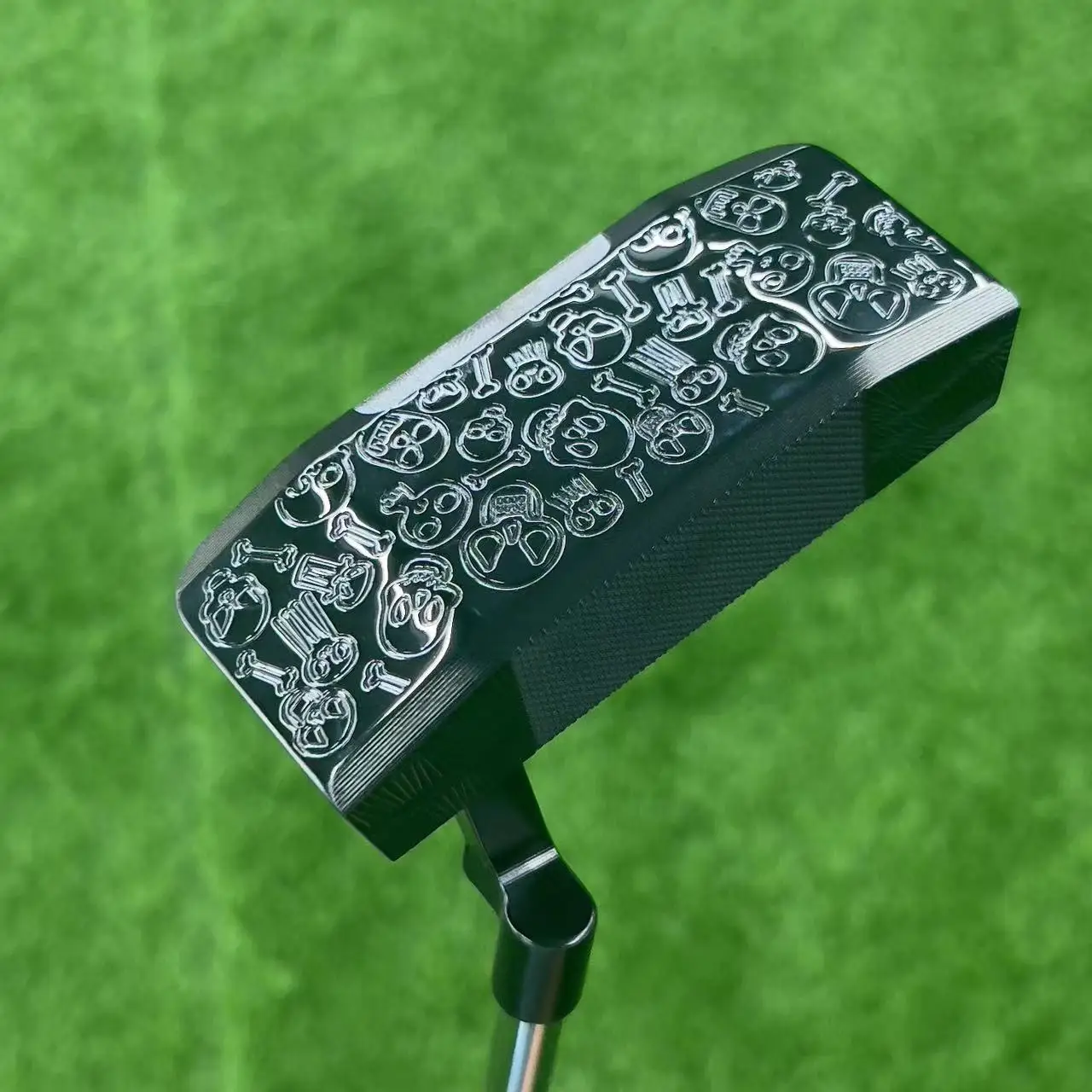 

Original authentic Calong straight strip putter skull pattern golf putter