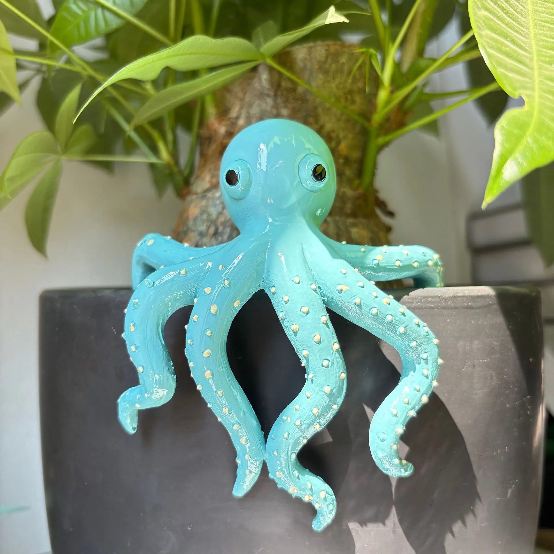 Cute Octopus Plant Pot Hanger Decor, Resin Octopus Figurine for Flower Pot, Garden Patio Balcony Outdoor Home Decor Ornament