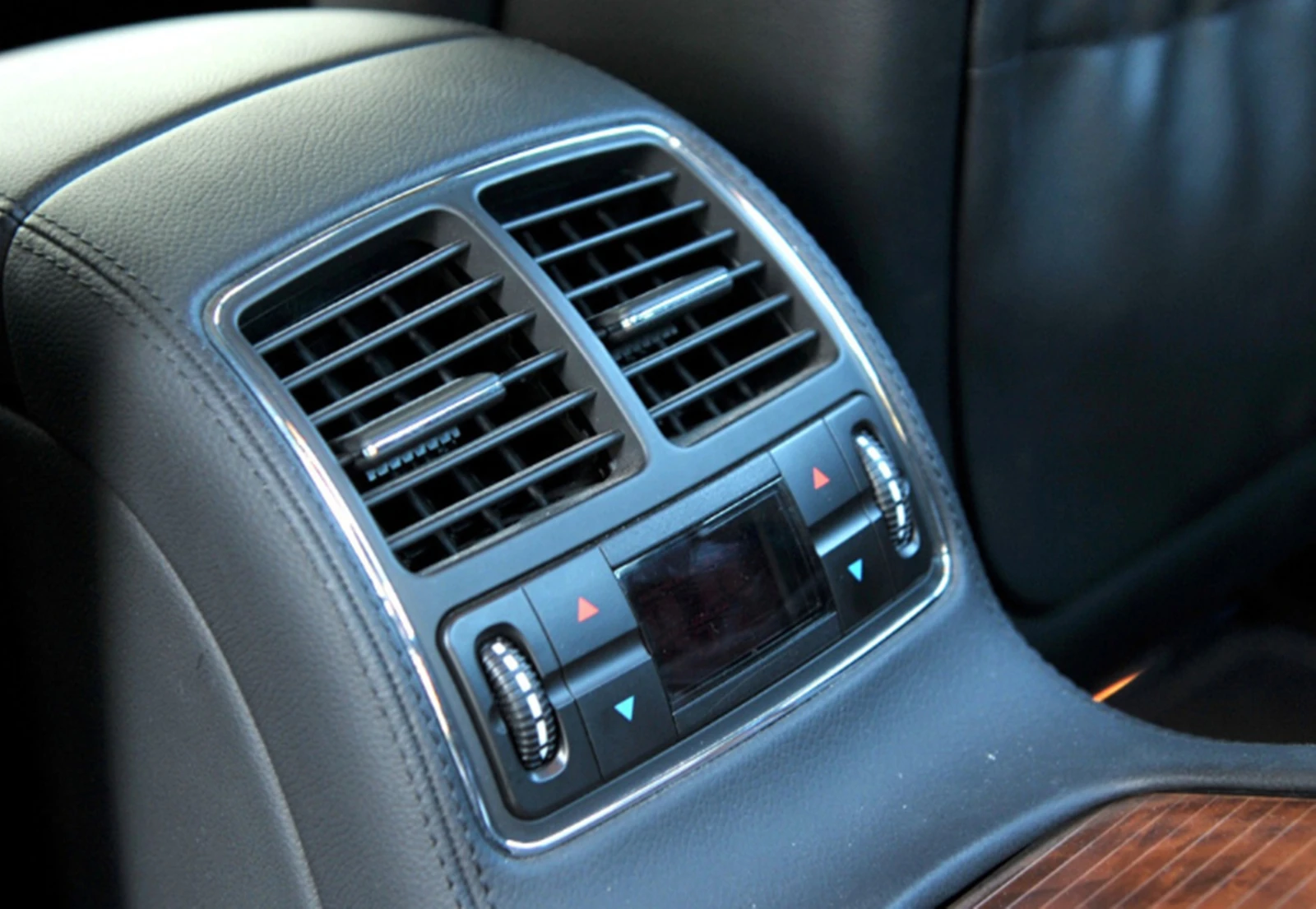 

Car Rear Center Air Conditioning Air Vent Grille Outlet Panel Cover For Mercedes Benz CLS Class W219 2007-2009 Accessories