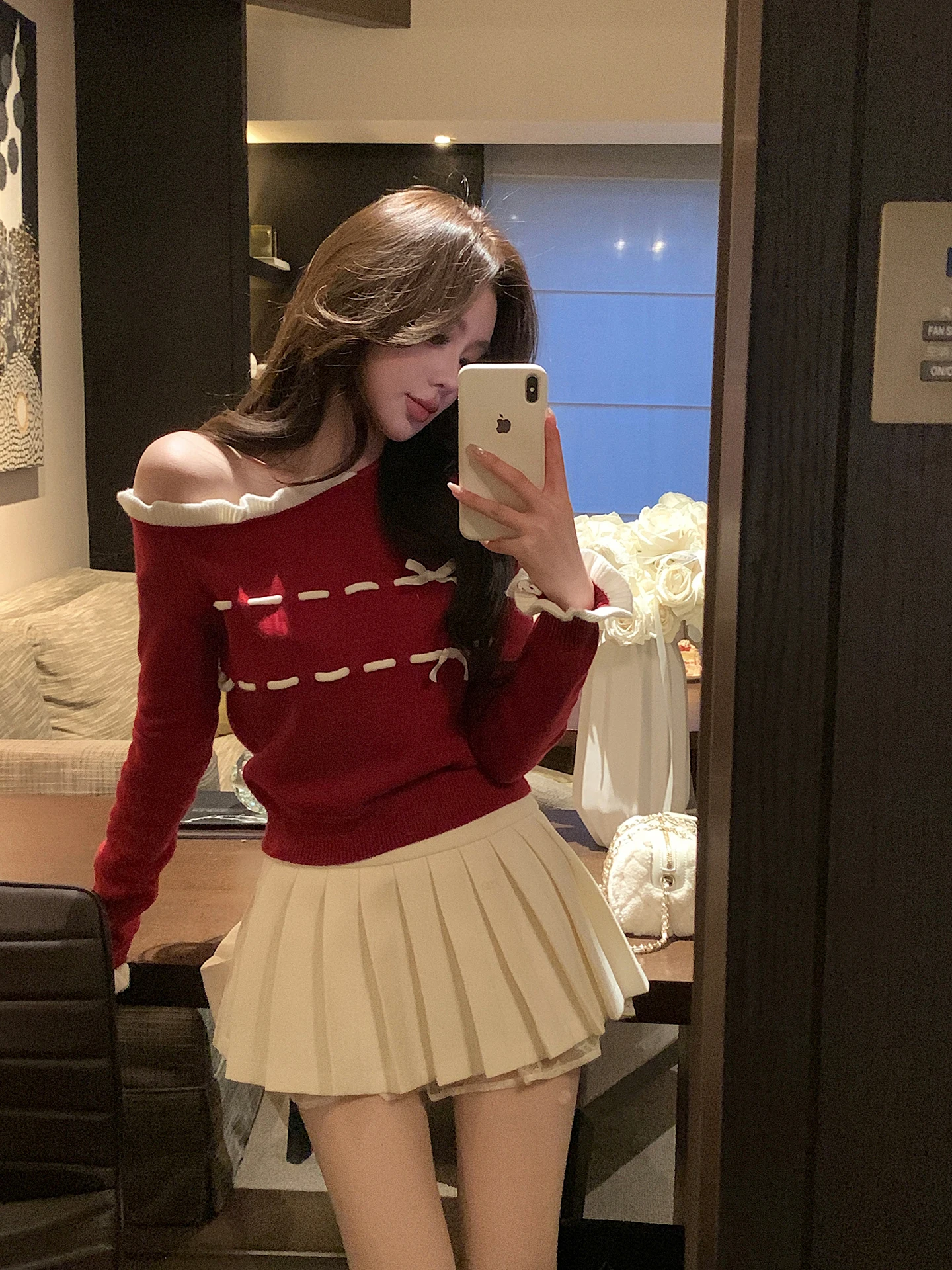 

Нежный элегантный свитер с вырезами на плечах, женский мягкий уютный вязаный топ с красным сердцем, зимний модный повседневный стиль для девушек