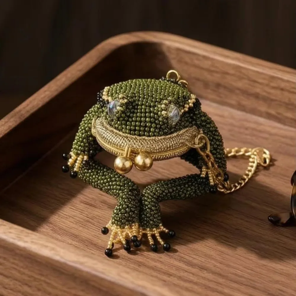 Gifts Mini Charming Frog Coin Purse 3D Cartoon Style Beaded Earbud Storage Pouch Kiss Lock Closure Keychain Coin Purse for Girls
