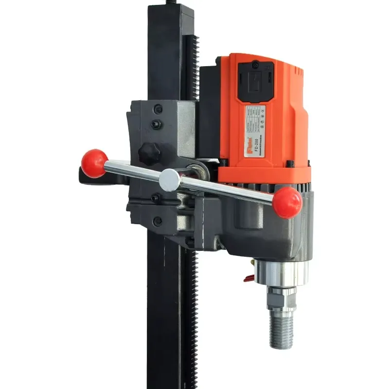 Trapano professionale per carotaggio diamantato FD-200 con capacità di perforazione di 200 mm. Trapano per carotaggio diamantato