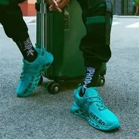 Large Size Low Men's Casual Sneakers Dark Boots Shoes Due Tohood Sports Sports News Tenks Hospitality Tenid Exerciser 2024