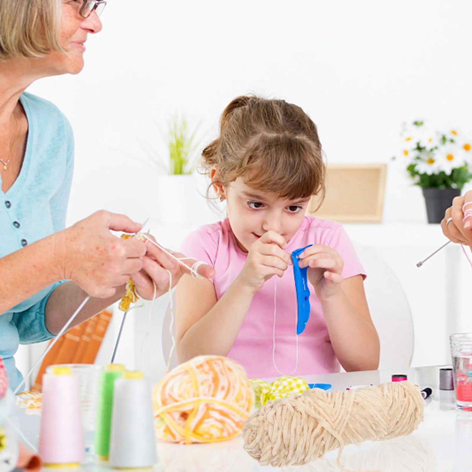 

Набор из 4 мягких нитей из синели для вязания шапок, шарфов, проектов DIY, портативный набор пряжи для вязания крючком