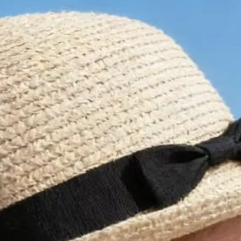 

Breathable Sun Hat Retro Style UV Protection Hat Handwoven Summer Outdoor Straw Hat with Black Satin Ribbon Bow Beach Accessory