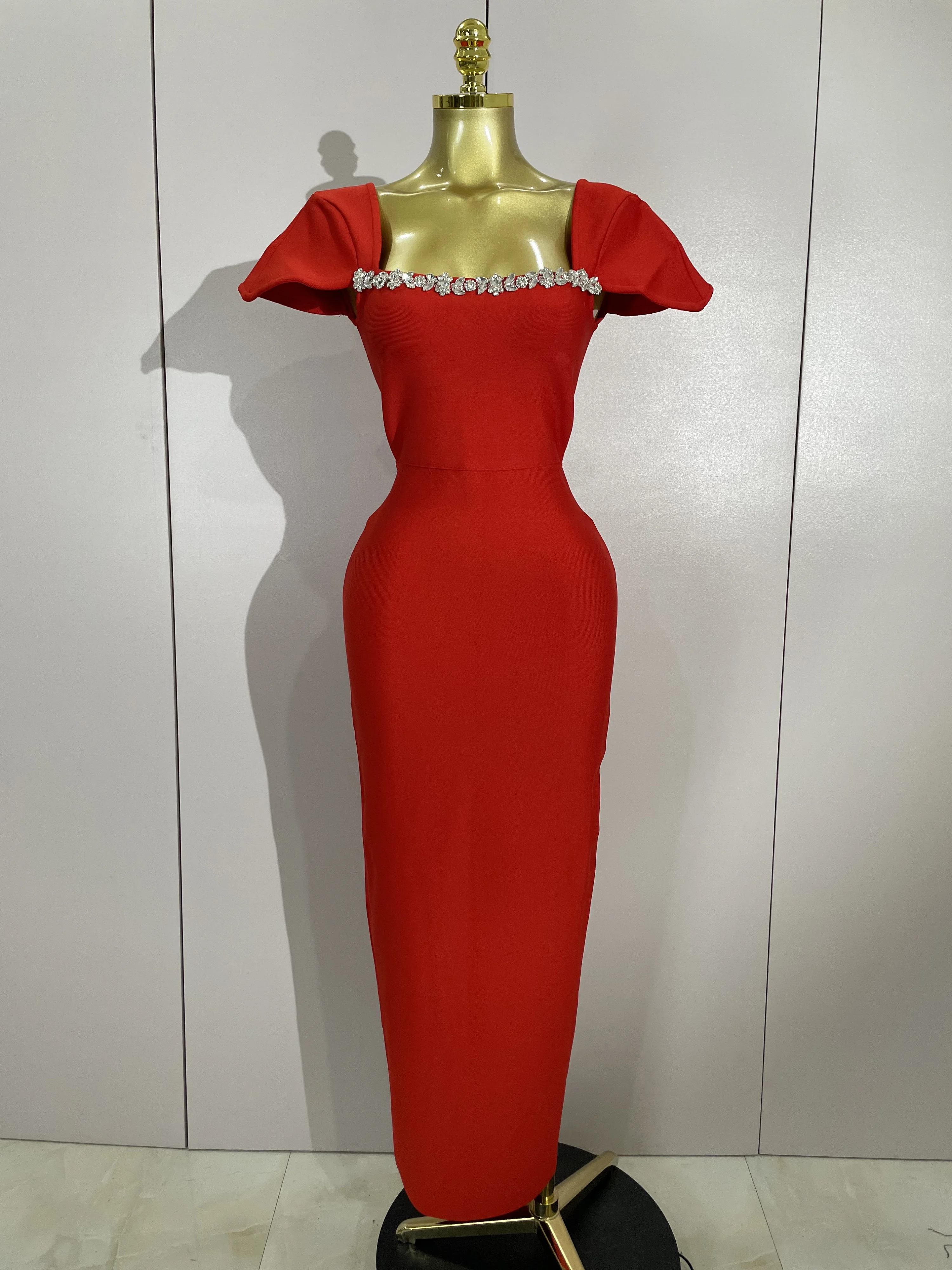 Sukienki damskie na wieczór, studniówkę, do klubu, luksusowe, na urodziny, seksowne, z kwadratowym dekoltem, elastyczne, bandażowe, długie, eleganckie, celebryckie, 2025