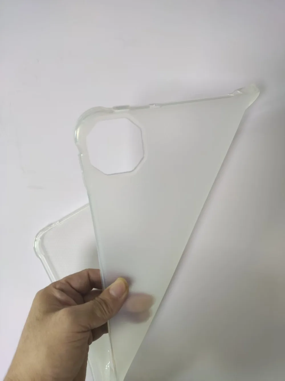Przezroczyste etui Funda do Teclast T65 Plus 13.4", ultracienkie, odporne na wstrząsy, miękkie, transparentne z 4 poduszkami powietrznymi, zapobiegające żółknięciu. — zdjęcie produktu 4