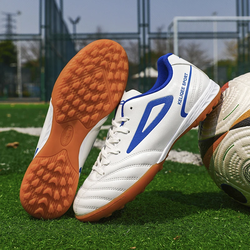 

2025 New High End Football Shoes Mens Sports Wear Resistant Football Boots Outdoor Anti Slip Professional Football Shoes