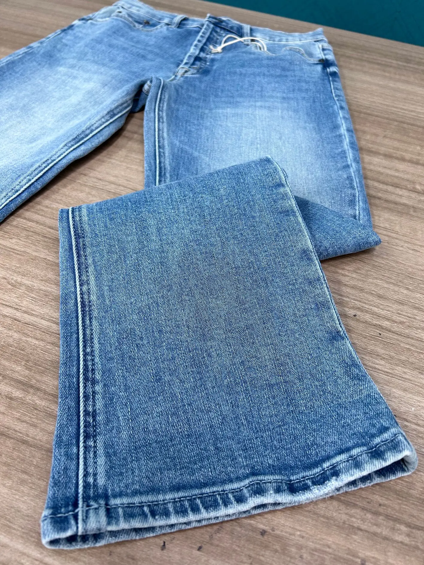 2023 nuove donne jeans monopetto a vita alta pantaloni in denim corto svasato