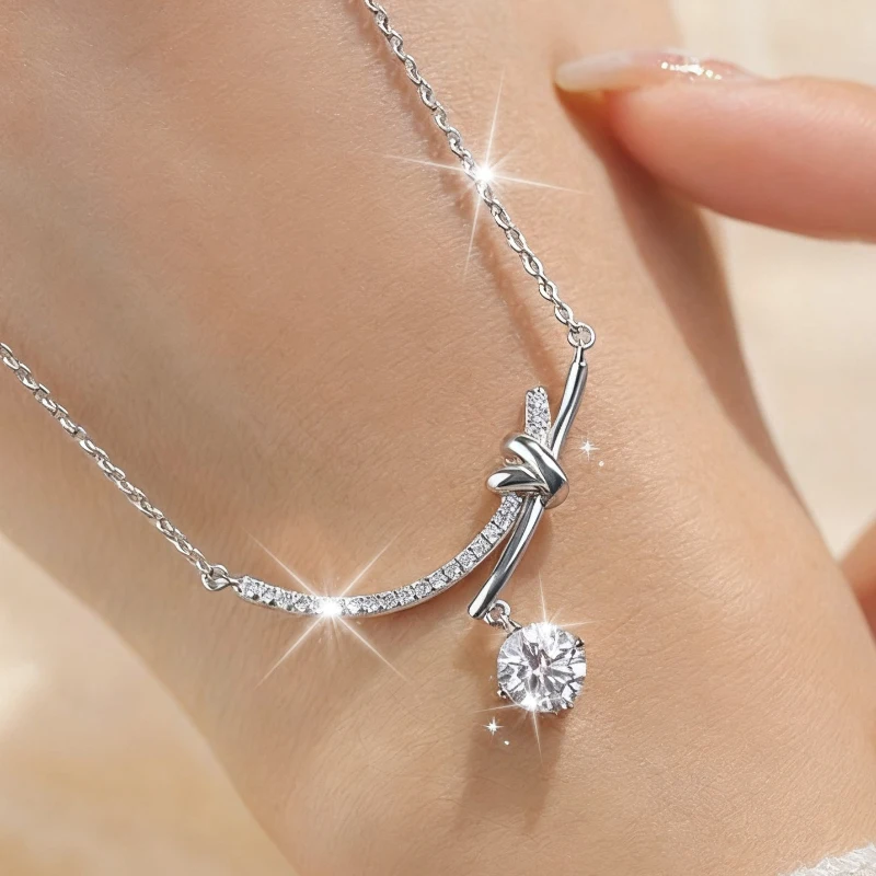 A 925 silver 1 carat moissanite knot necklace super shiny autumn and winter holiday gift high quality pendant necklace