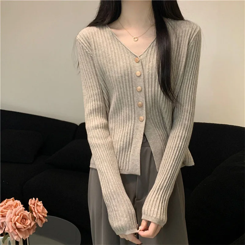 

Elegant Striped V-Neck Cardigan Women 2025 Autumn New Simple Slimming Sweater Outwear Female Button-Front Long Sleeve Sweater