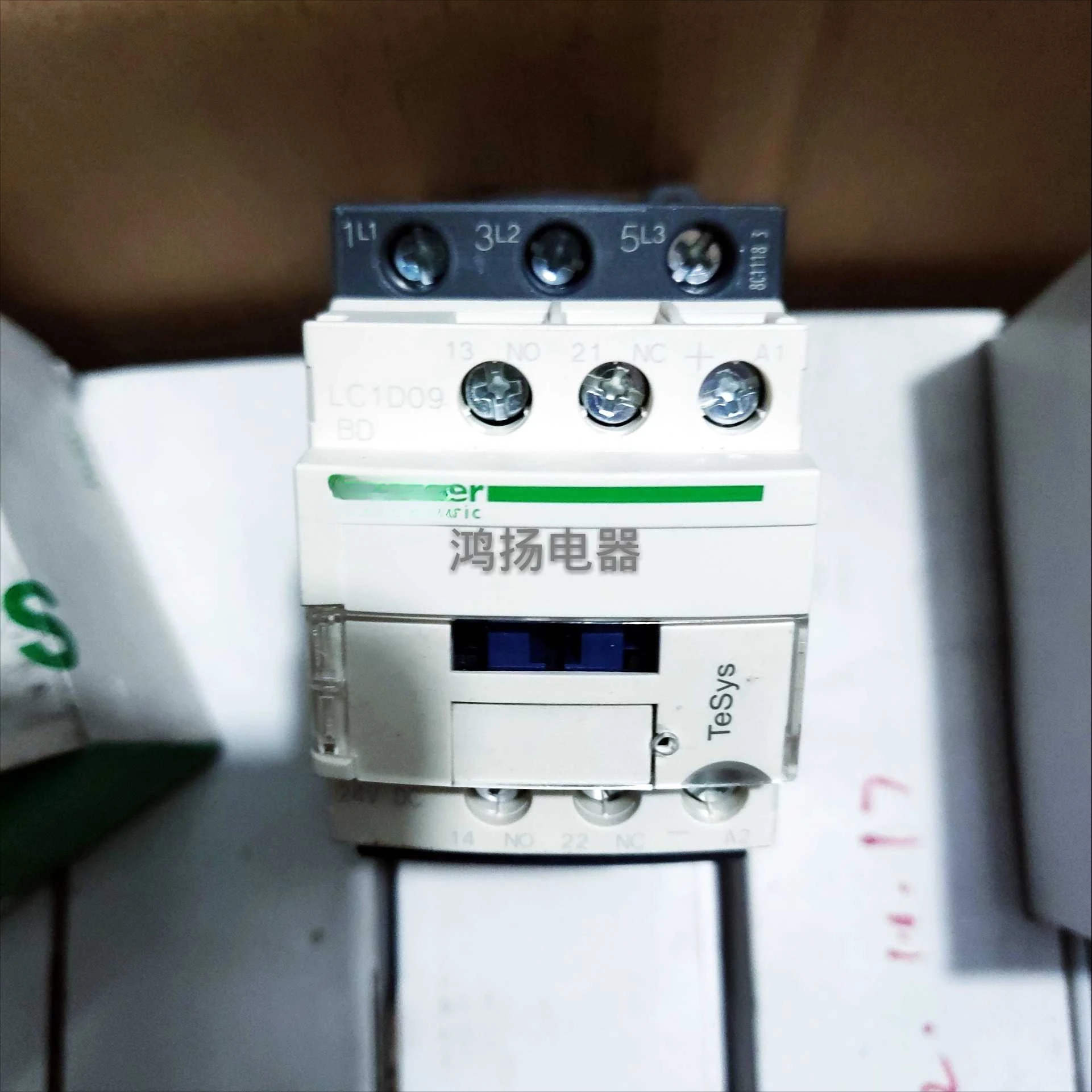 

LC1D09BDC 24 В постоянного тока