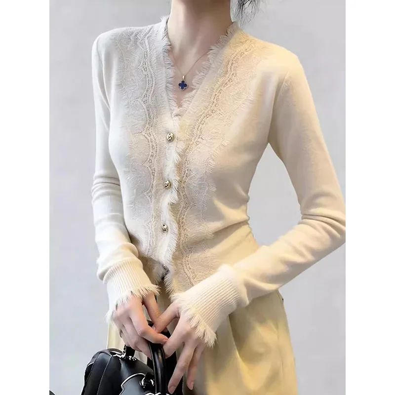 V-neck Lace Edge Design with A Gentle and Luxurious Feel, Paired with A Base Shirt for Women