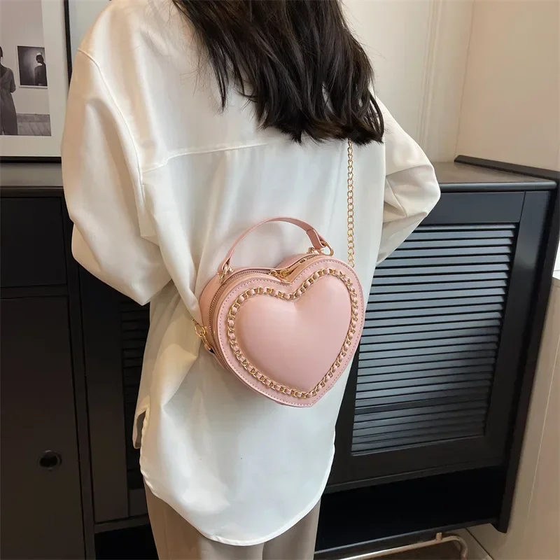 Designer Heart-shaped Shoulder Bags for Women Luxury Chain Crossbody Bags Girls Makeup Bags Shopping Bag Retro Female Handbags