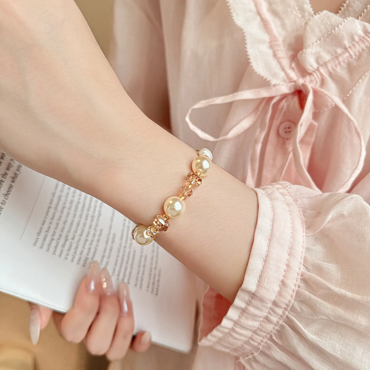Luxury Elegant Crystal Pearl Beaded Bracelet For Women Dainty Luxury Delicate Versatile Wrist Jewelry Multiple Styles Ideal Gift