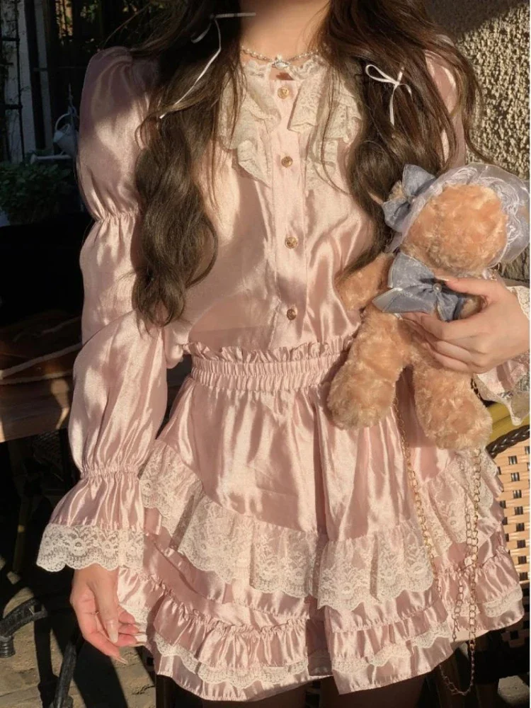 

Осень 2023, японский стиль, комплект из 2 предметов, женская верхняя одежда, повседневная милая кружевная блузка + элегантная мини-юбка, женский модный костюм Kawaii