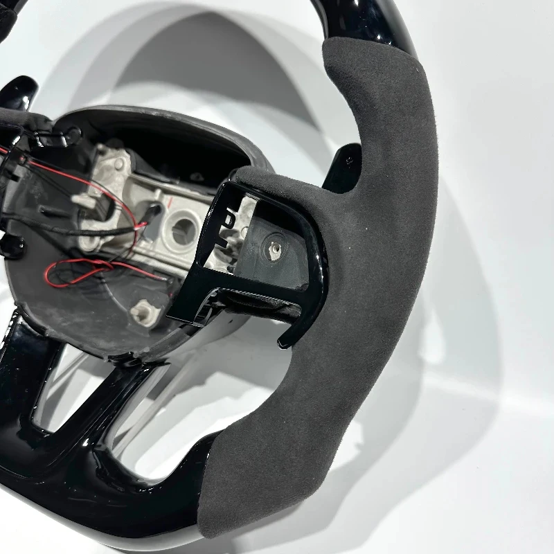 

Suitable Piano Black LED Steering Wheel Challenger Durango SRT Hellcat 300