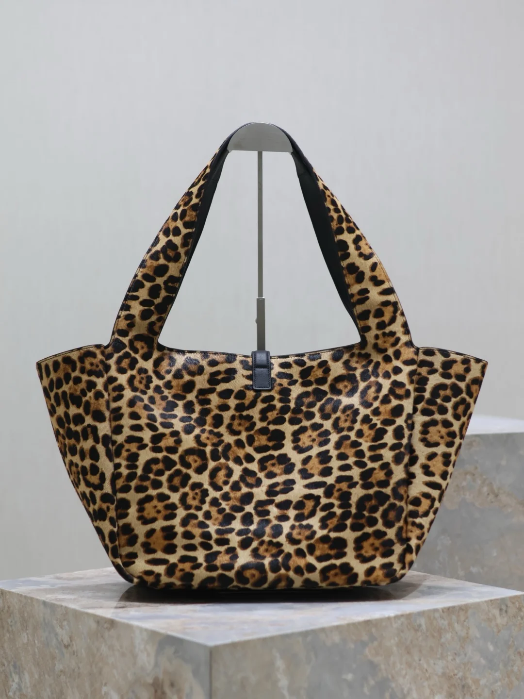 Leopard Print Horsehair Horizontal Tote Bag 2024 New Handheld Shoulder Bag Commuting Large Capacity