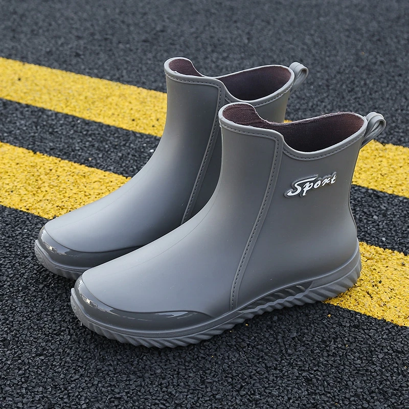 

Faionable Men's Mid-Calf Flat Bot Rain Boots Anti-Slip Wear-Resistant Kitchen Work Rubber oes Car Wa Fiing Water S...