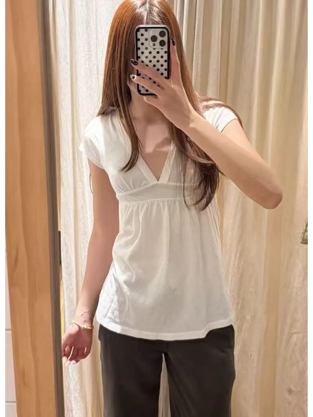 Brandy Melville American Retro V-neck Short Sleeve Loose Women's Shirt with Lace Hem Slimming White Top Simple Style