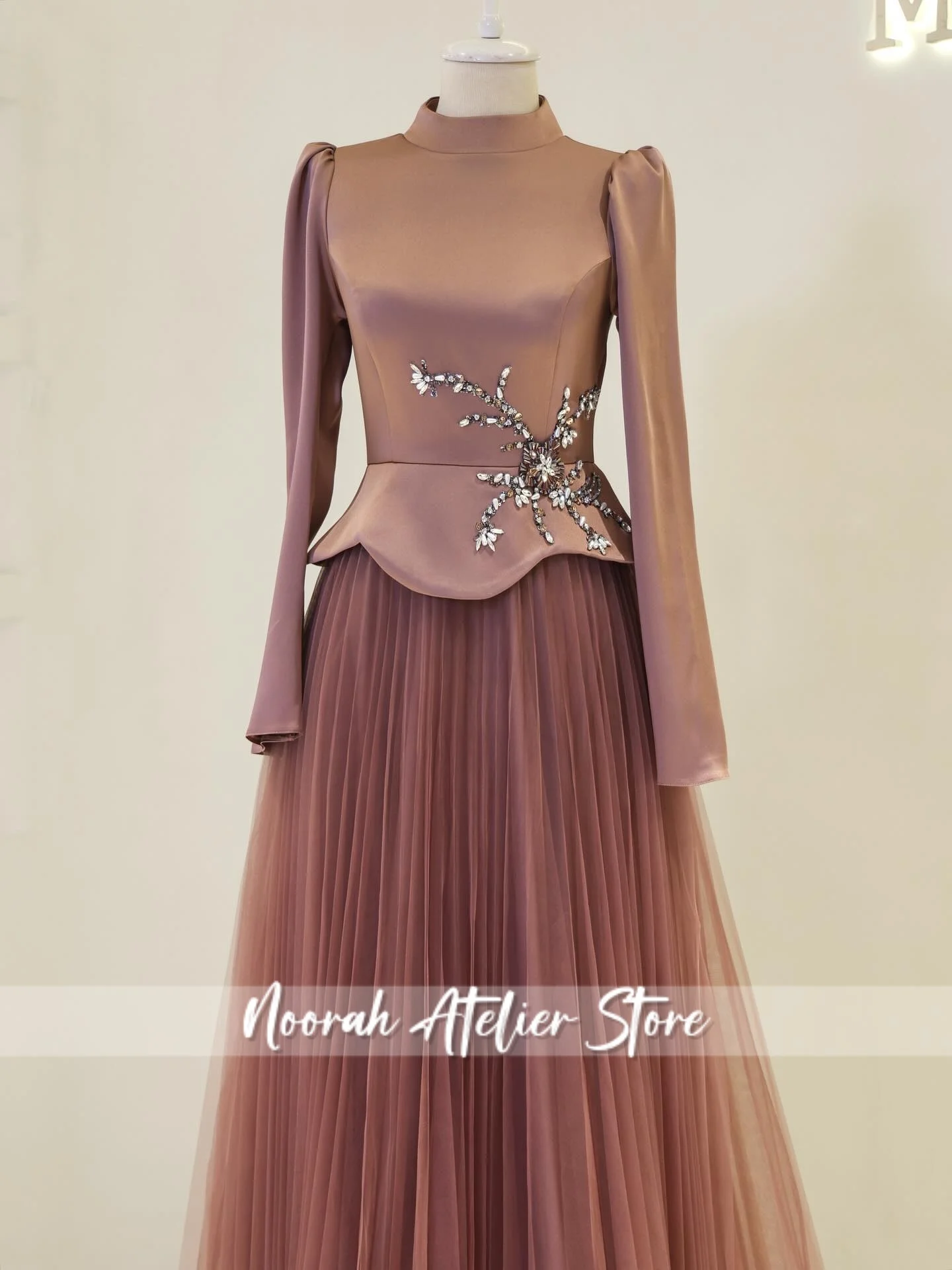 فستان سهرة أنيق أسود عرقي بيبلوم 2025 كريب أليان فساتين فاخرة H N فستان عيد ميلاد فستان حفلات فستان رسمي مخصص