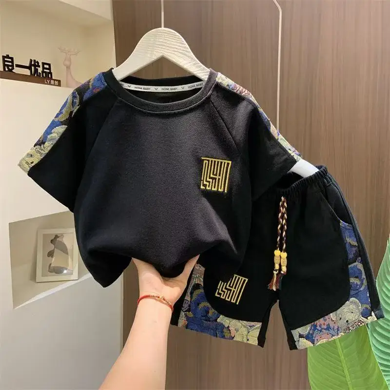 2025New Boutique Kleine Kinderkleding Korte Mouw Trui Cartoon T-shirt + Shorts 2 Stuks Zomer Baby Jongens Golf sport Kleding