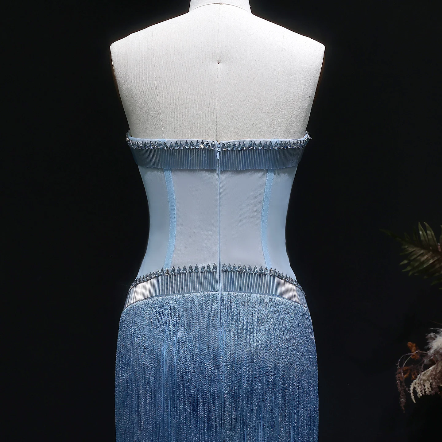 Sharon Said Luxuriöses Dubai Blaues Kristall-Abendkleid mit Trägerlosem Design, Handbestickter Taille und Fransen, Arabisches Hochzeitskleid SS520 Maßanfertigung – Detail 11