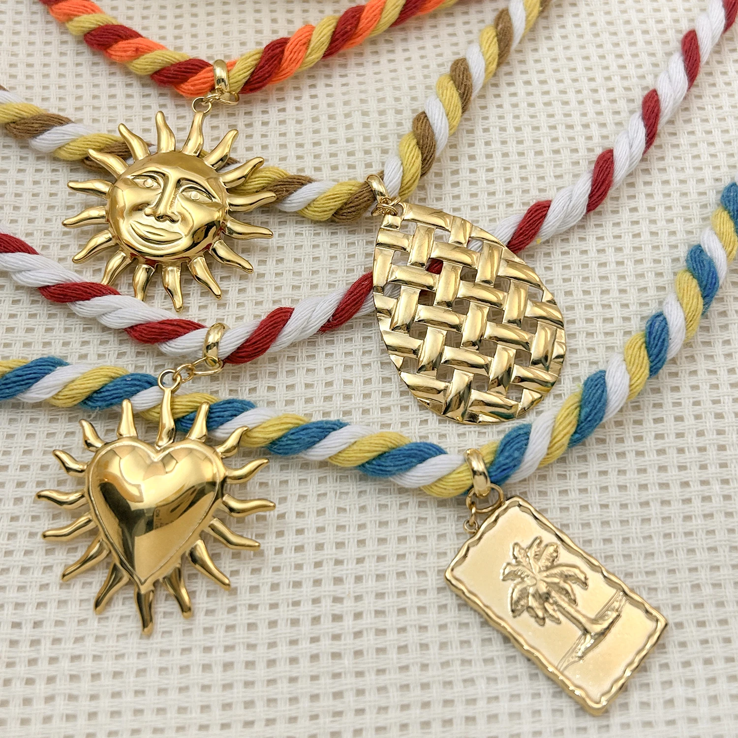 New Stainless Steel Geometry Heart Sun Pendant Necklaces for Women Boho Red Yellow Rope Chains Trendy Vintage Jewelry Gift