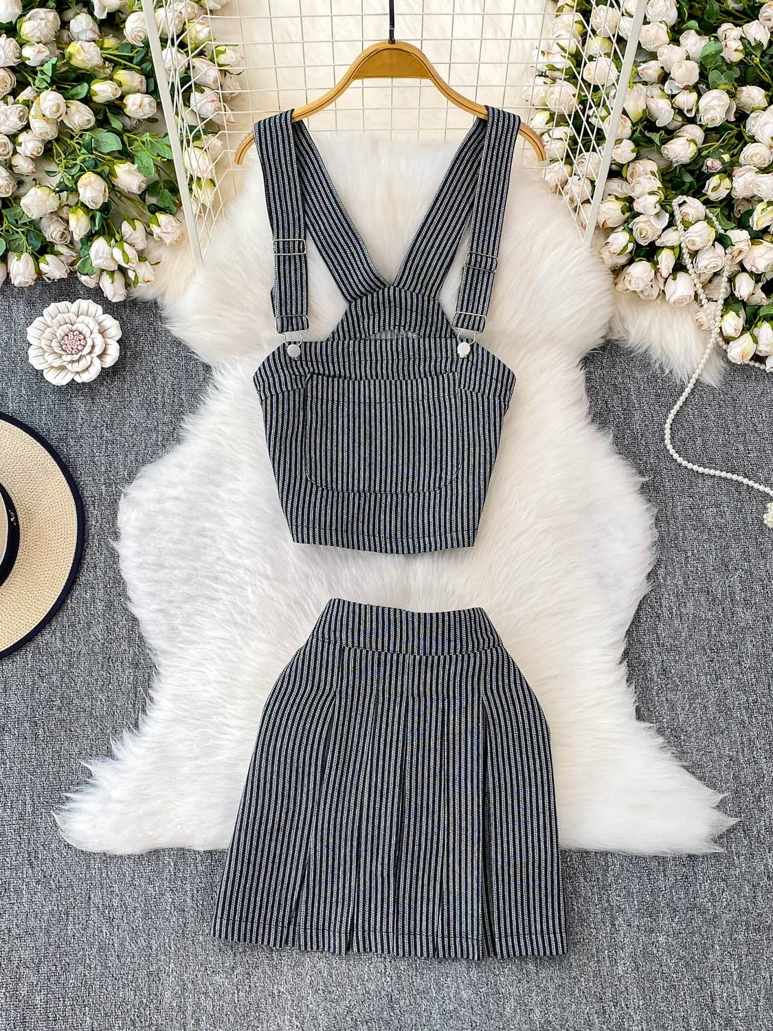 

Sexy Spicy Girl Adjustable Strap ort Design Striped Top High Waist Slimming Skirt Two-Piece Set Faionable Summer Outfit