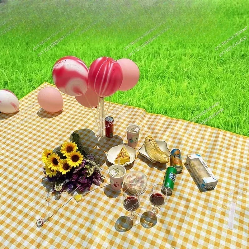Outdoor autumn picnic portable waterproof thickened plaid oxford cloth camping floor mat picnic mat moisture-proof mat outing