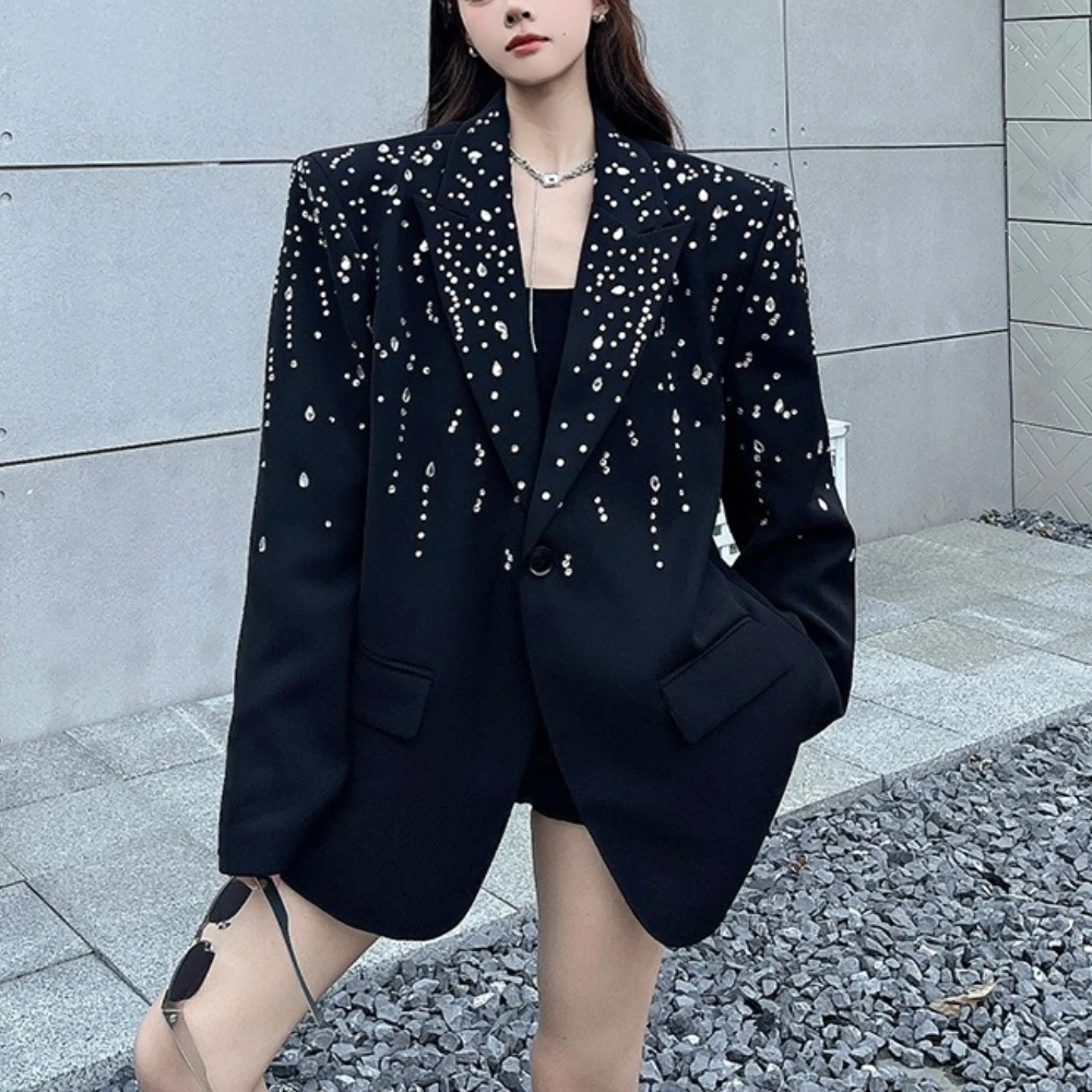 TWOTWINSTYLE سترة أنيقة مرصعة بالألماس باللون الأسود مع طية صدر السترة وأكمام طويلة فضفاضة للمكتب سترات نسائية موضة خريف جديدة