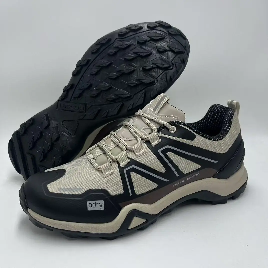Outdoor waterproof hiking shoes Men's spring and fall mountaineering clothing Mountaineering boots Hunting sneakers
