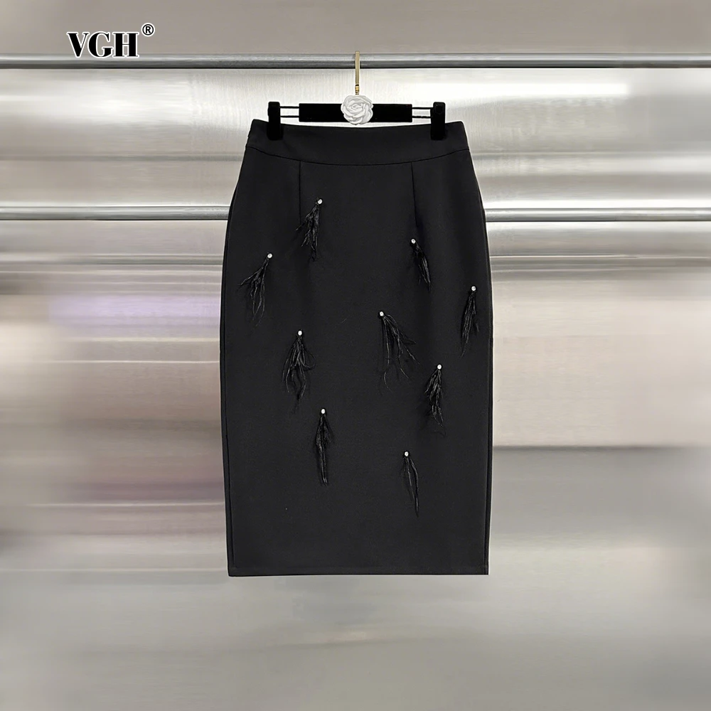 

VGH Black Color Spliced Feather Bodycon Skirt for Women High Waist Spliced Diamonds Office Temperament Skirts Female Spring New