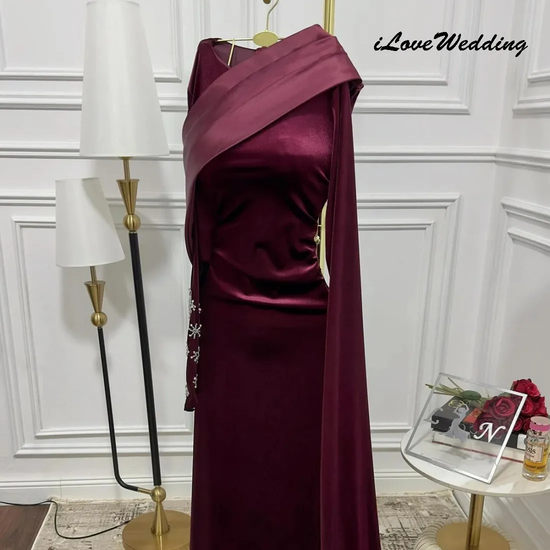 맞춤형 버건디 정장 이브닝 드레스 2025 긴팔 여성 파티 드레스 새틴 O넥 비딩 프롬 드레스 플로어 기장