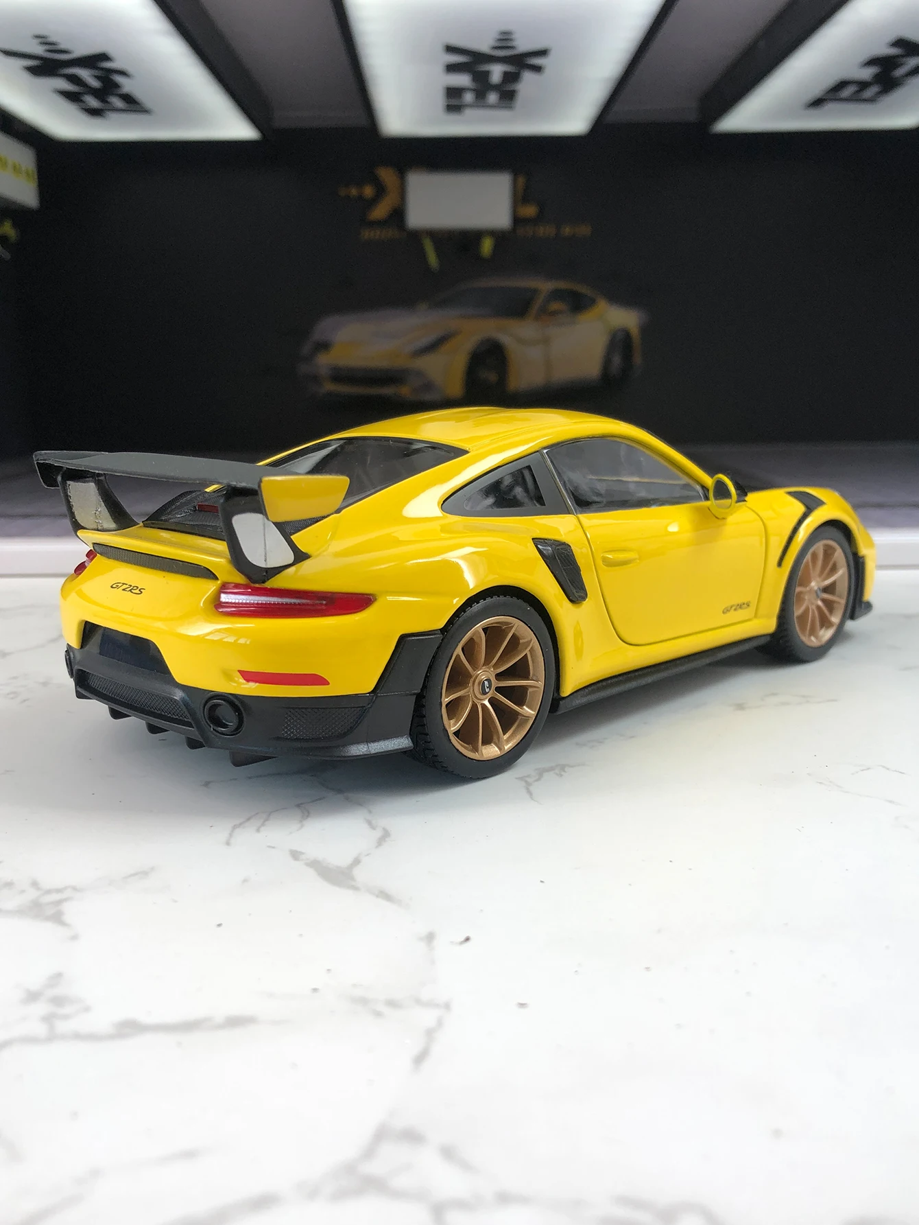 마이스토 1:24 시뮬레이션 아연 합금 2018 포르쉐 911 GT2 RS 모델카, 정적 장식품, 금속 수집용 선물 자동차