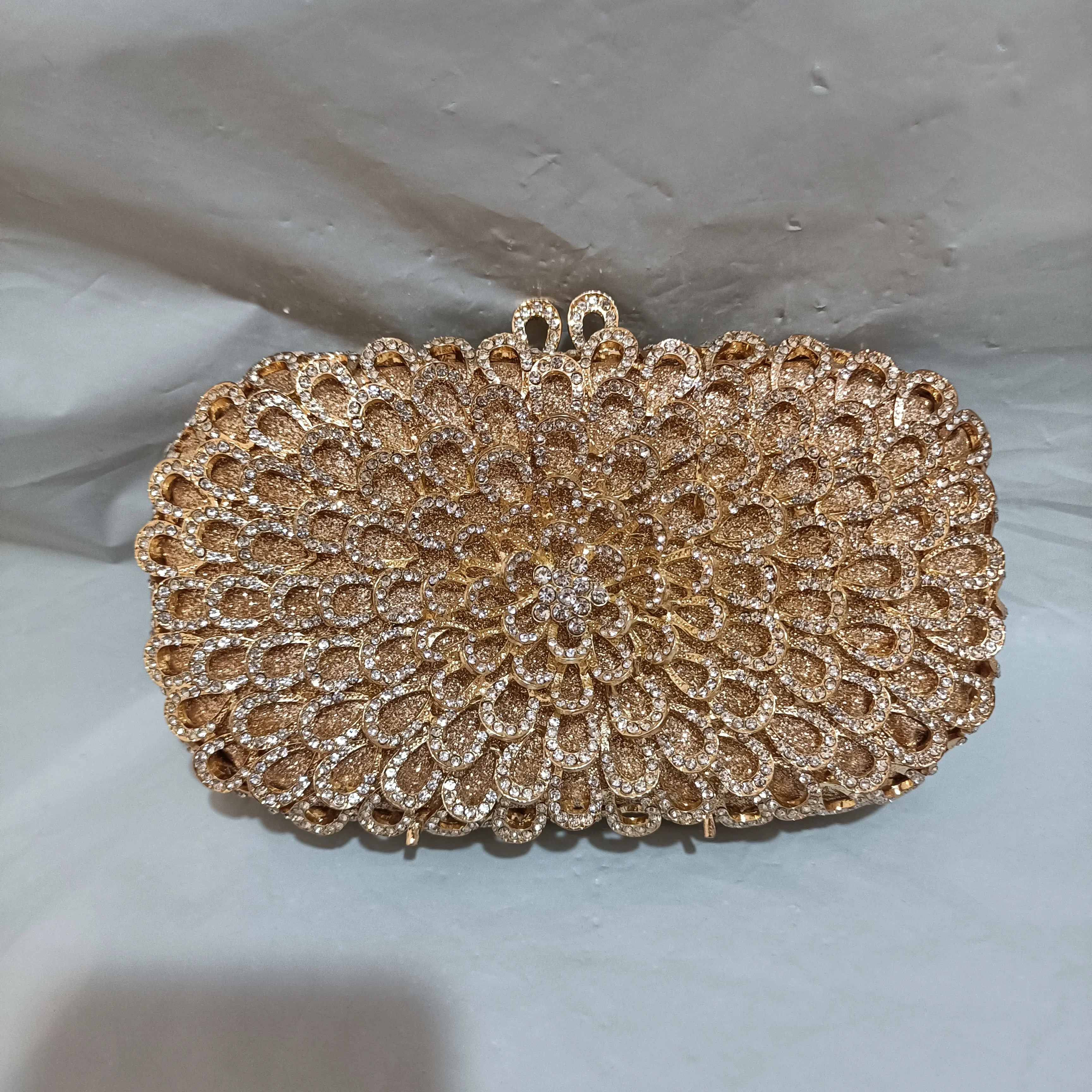 

Hollow Out Gold Flower Party Female Fashion Clutch Handbag Women Wedding Bridal Crystal Bags Diamond Banquet Floral Gift Purse